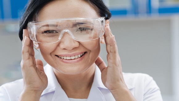 白内障の保護メガネの使い方や手術後いつまでつけるべきかについて解説